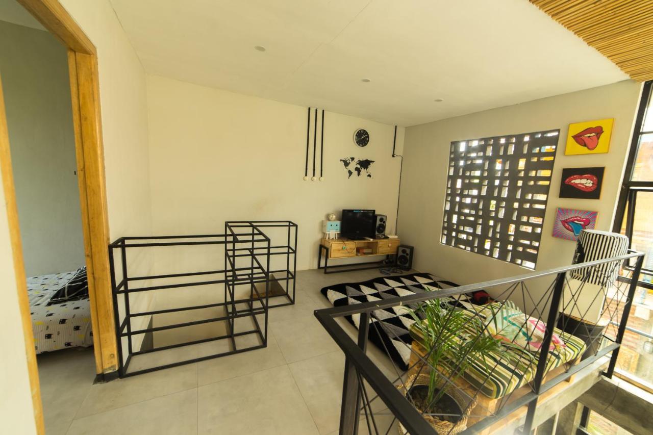 Happy House Bnb Bromo Backpacker โปรโบลิงโก ภายนอก รูปภาพ