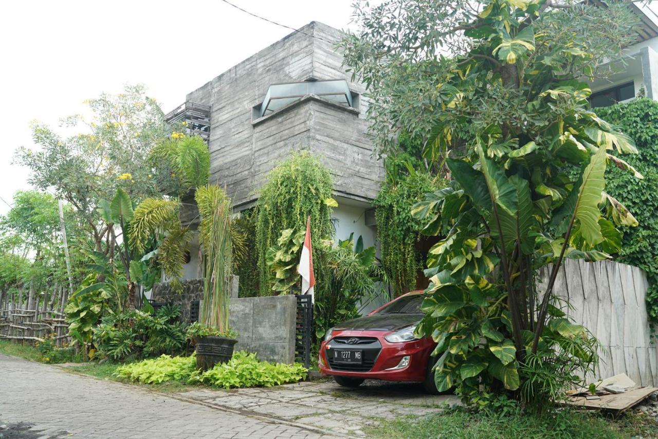 Happy House Bnb Bromo Backpacker โปรโบลิงโก ภายนอก รูปภาพ