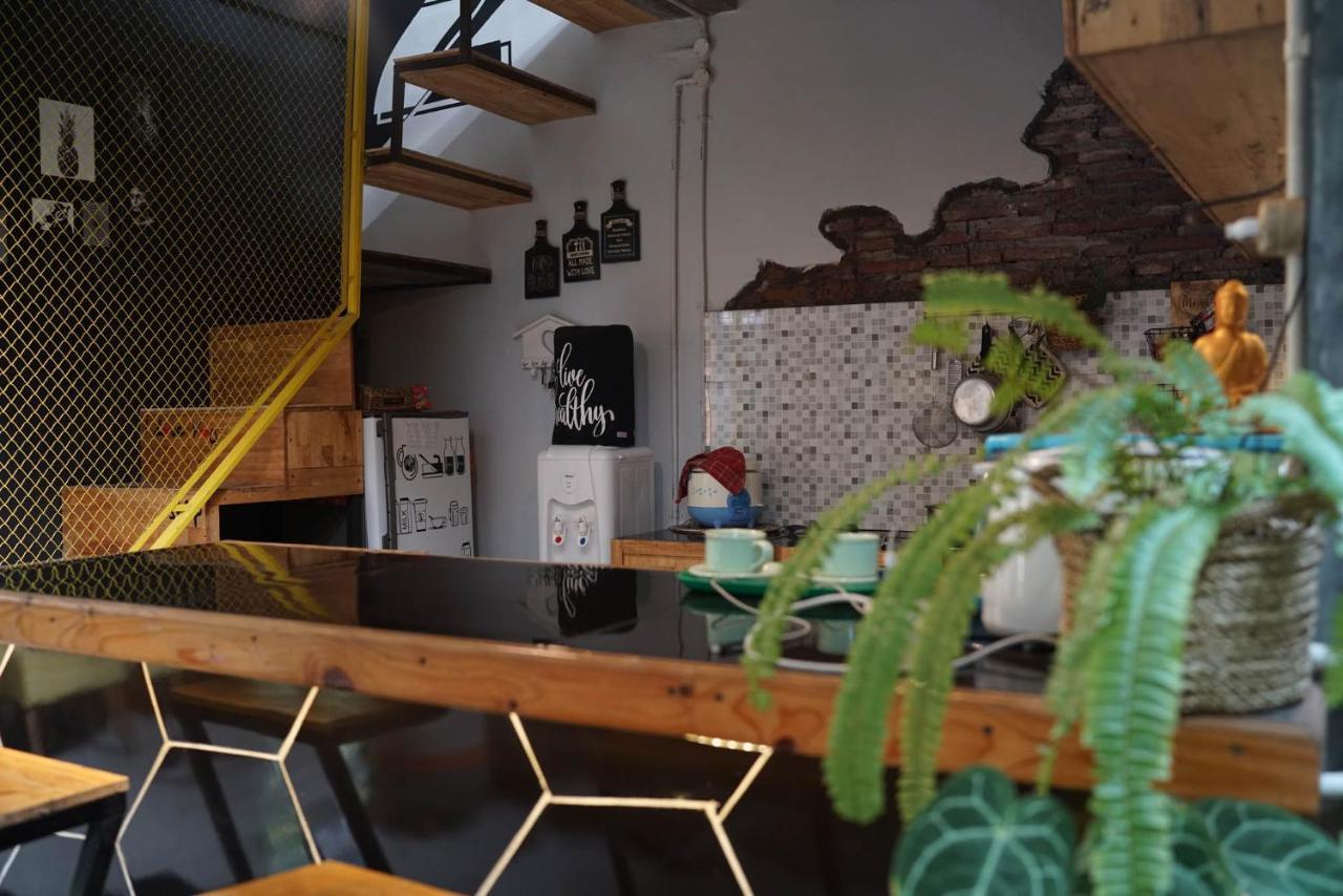 Happy House Bnb Bromo Backpacker โปรโบลิงโก ภายนอก รูปภาพ