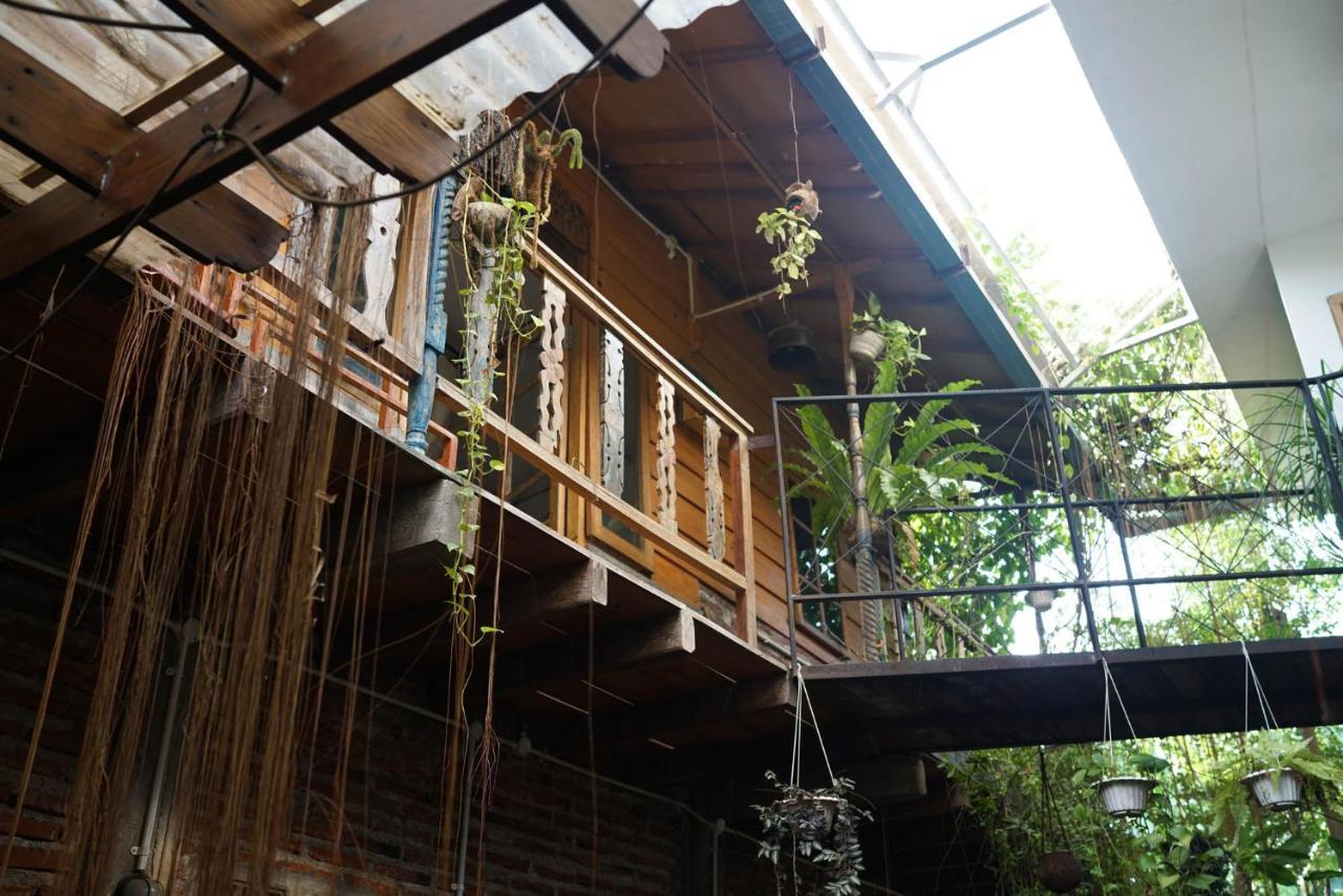 Happy House Bnb Bromo Backpacker โปรโบลิงโก ภายนอก รูปภาพ