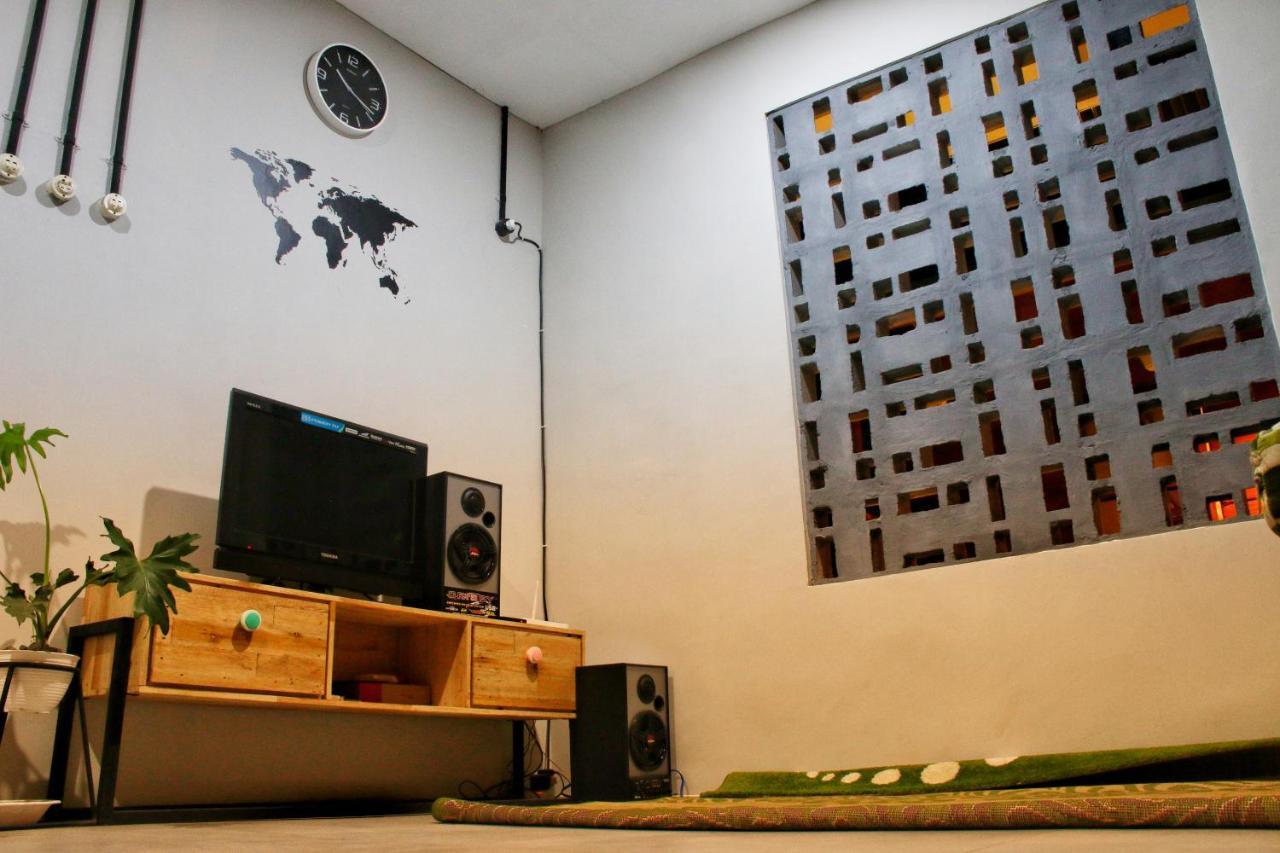 Happy House Bnb Bromo Backpacker โปรโบลิงโก ภายนอก รูปภาพ