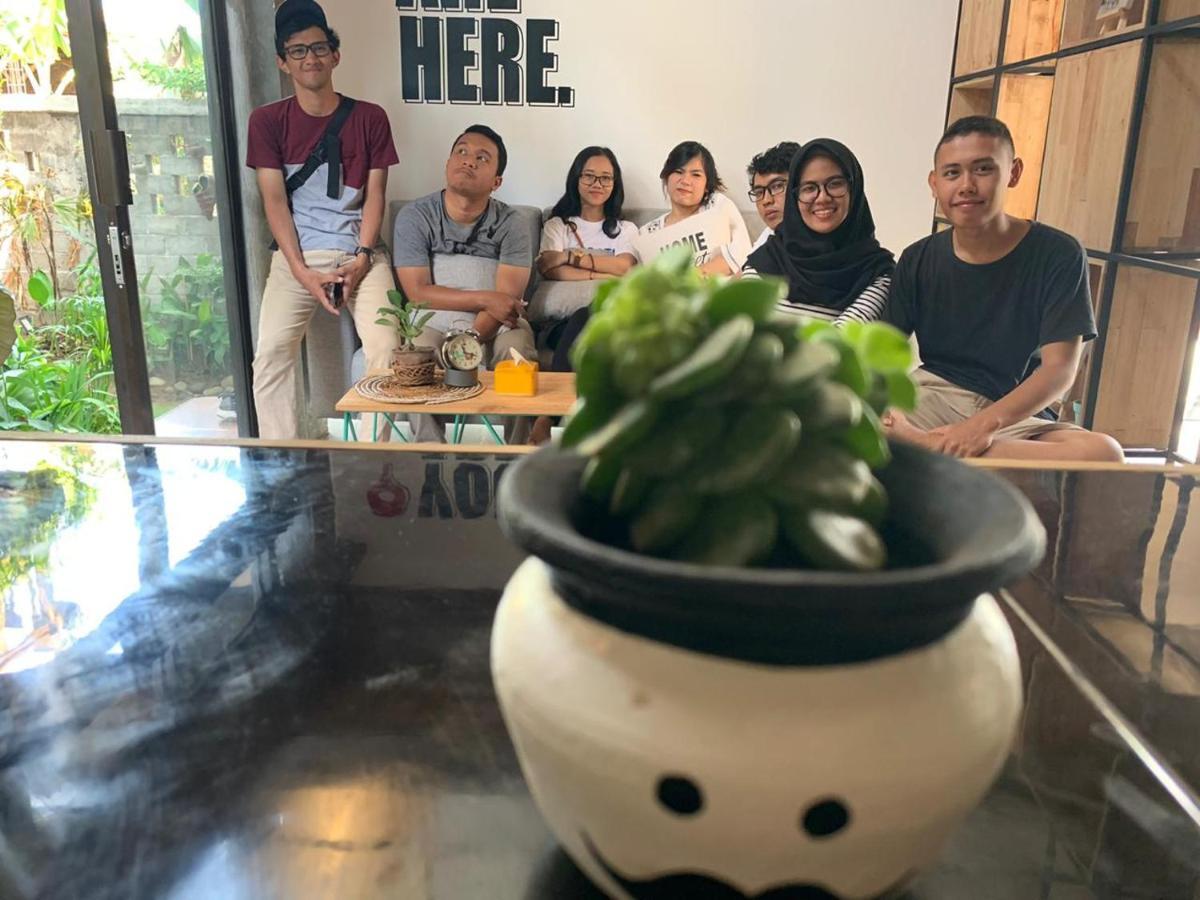 Happy House Bnb Bromo Backpacker โปรโบลิงโก ภายนอก รูปภาพ